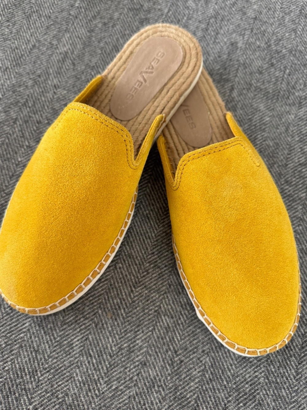 NWOT, SEAVEES, OCEAN PARK MULES, IN A SUNNY MUSTARD YELLOW SUEDE
